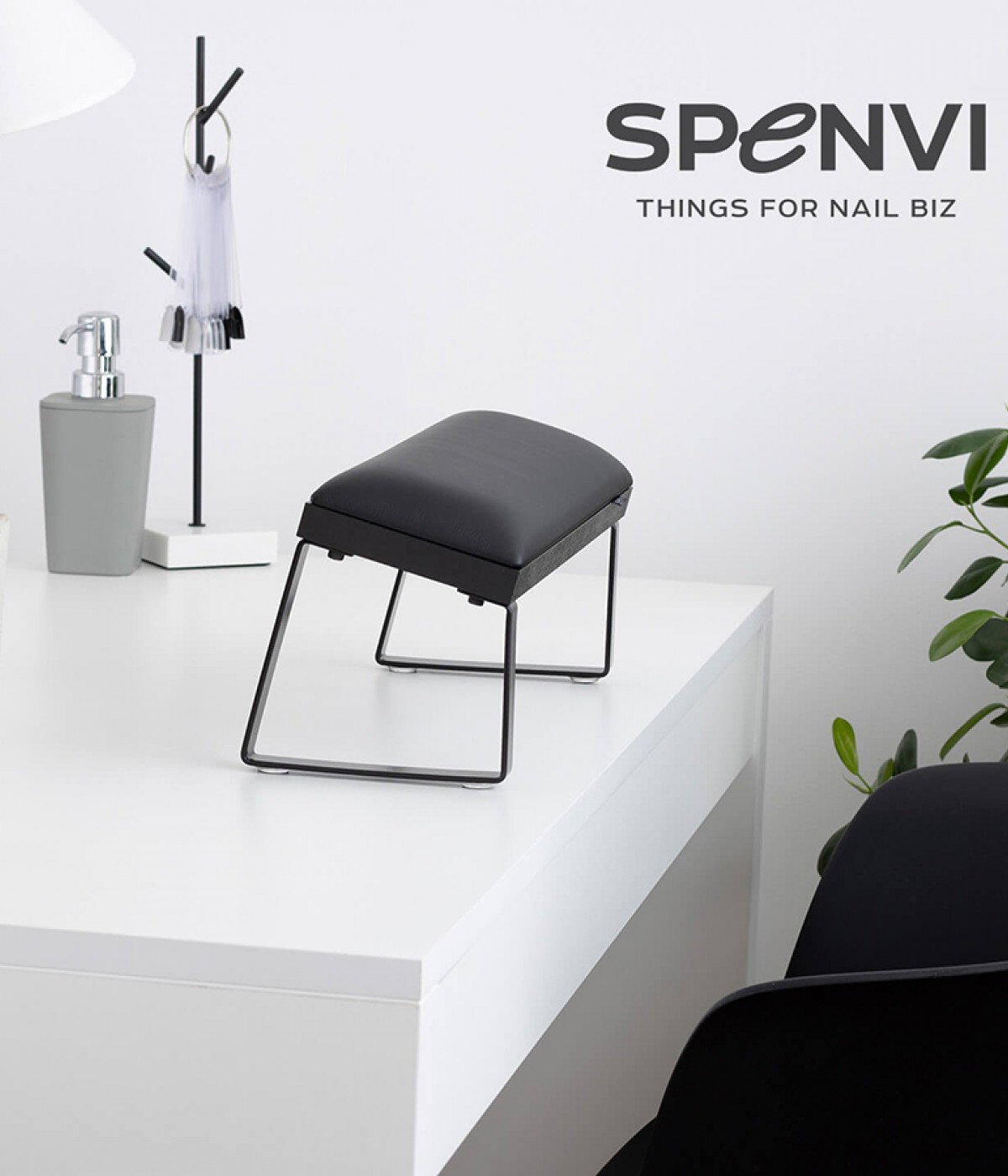Поставка за ръце за маникюр наклонена SPENVI LOFT Total black-черна основа