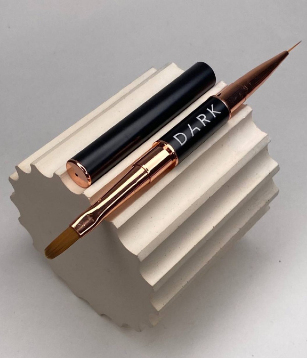 Четка двустранна черна Dark за рисуване 10 mm и изграждане 12 mm